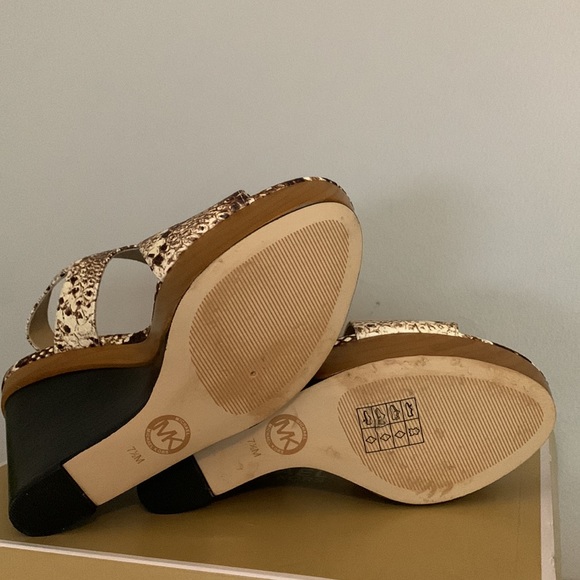 Michael Michael Kors JOSEPHINE WEDGES WOMENS LEATHER SNAKE PRINT Sz 7.5 - Picture 13 of 13